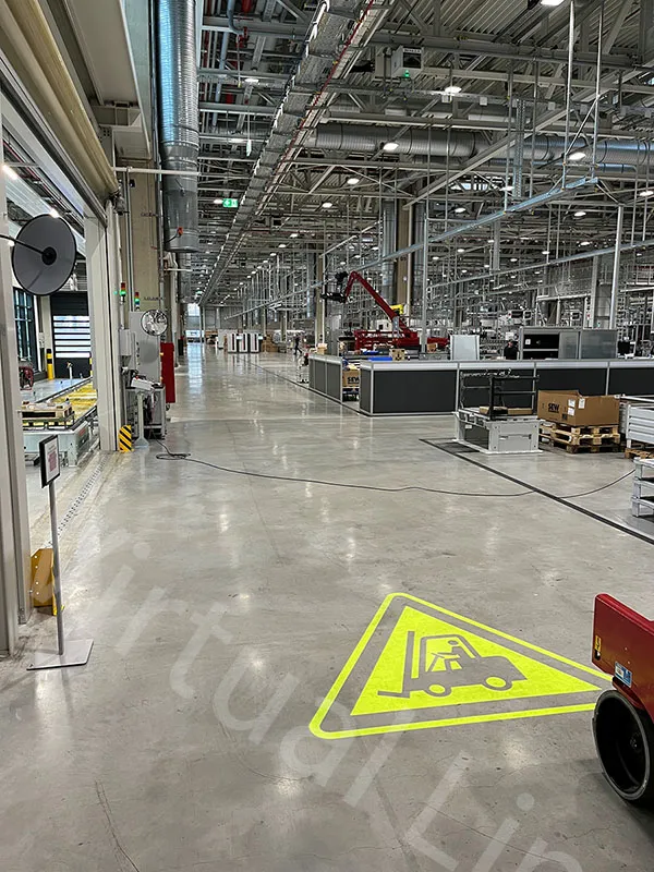 Forklift traffic warning – bright lighting conditions Forklift traffic warning – bright lighting conditions